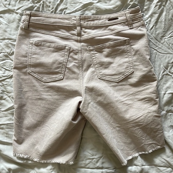 Carve Design Oahu 10in

I - Picture 3 of 4